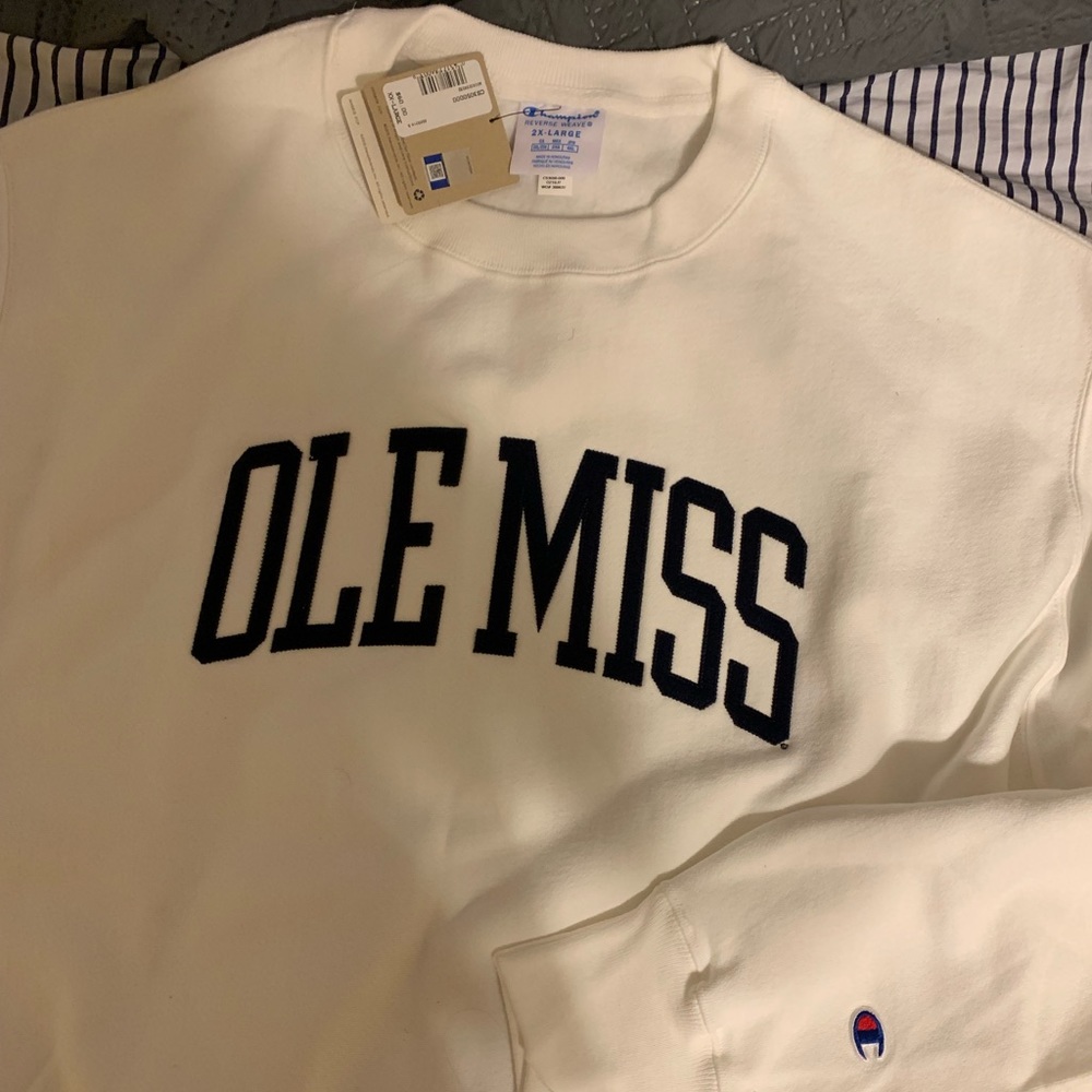 🎃MUST GO🎃 OLE MISS champion crew neck NWT XXL